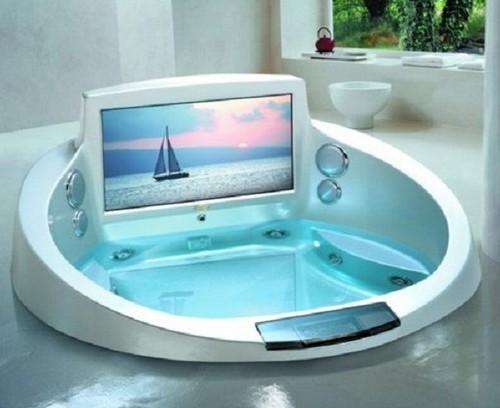bañera con tv incorporado